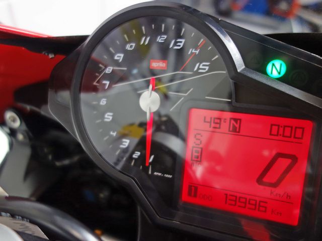 aprilia - rsv-4-factory-aprc