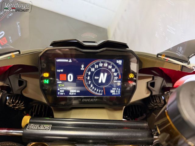 ducati - panigale-v4-r
