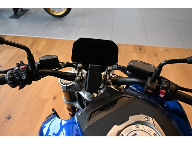 bmw - r-1300-r