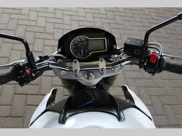 suzuki - gsr-750-a