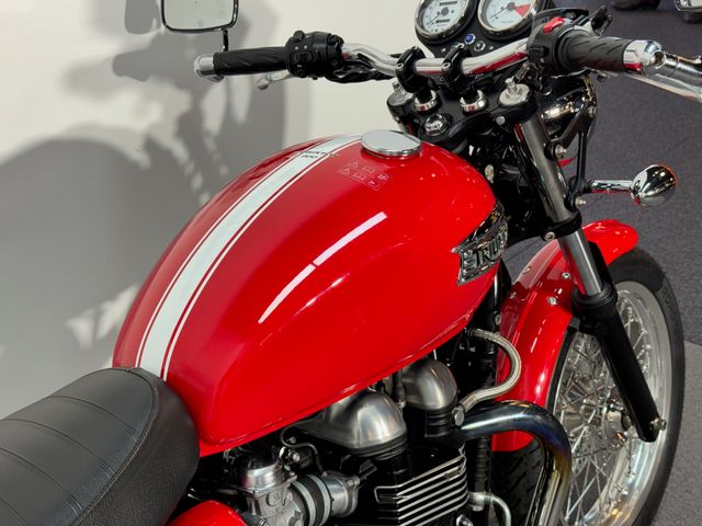 triumph - thruxton-900