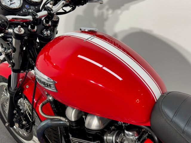 triumph - thruxton-900