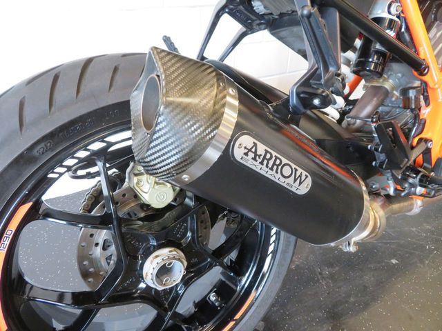 ktm - 1290-super-duke-r