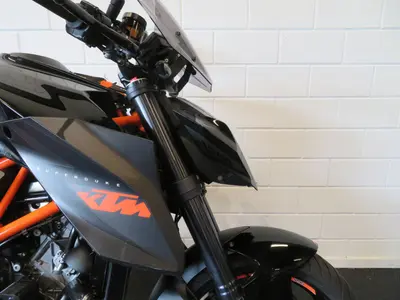 KTM 1290 SUPER DUKE R – foto 4
