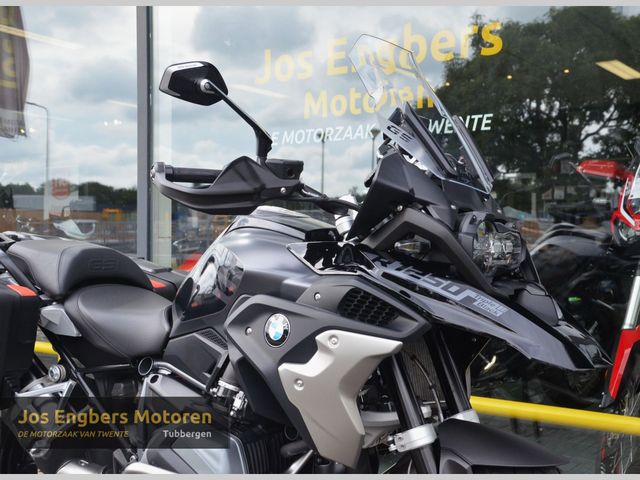 bmw - r-1250-gs-triple-black