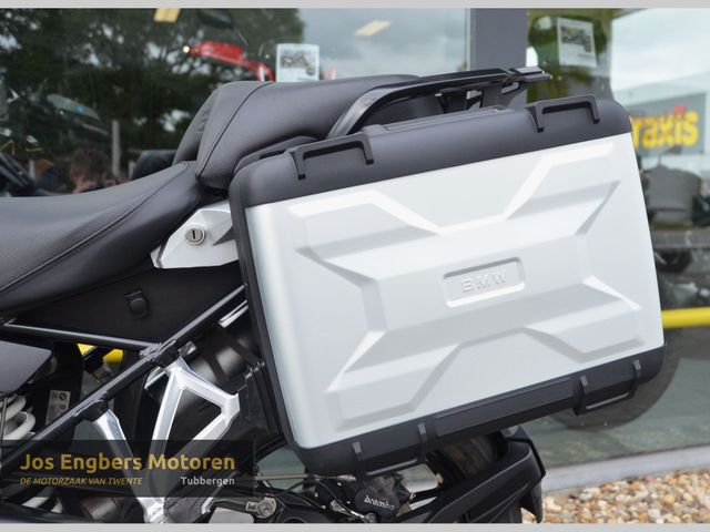 bmw - r-1250-gs-triple-black