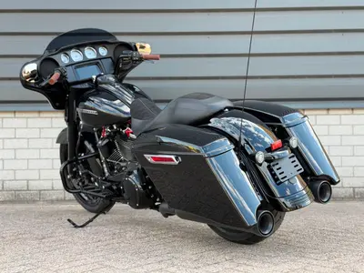 HARLEY-DAVIDSON STREET GLIDE FLHX – foto 3