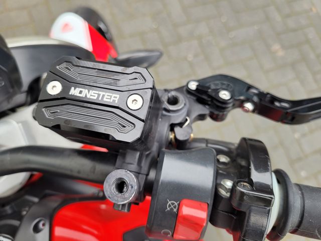 ducati - monster-696