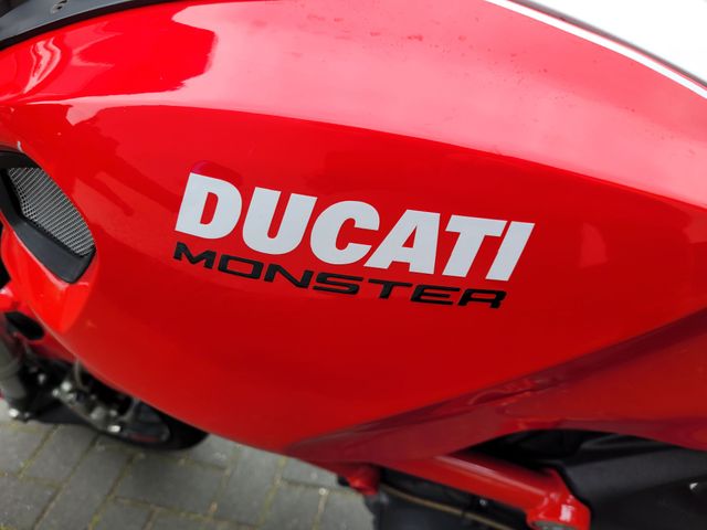 ducati - monster-696