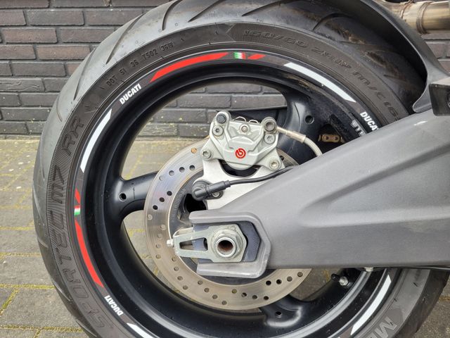 ducati - monster-696