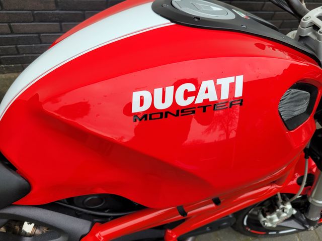 ducati - monster-696