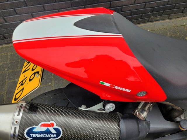 ducati - monster-696