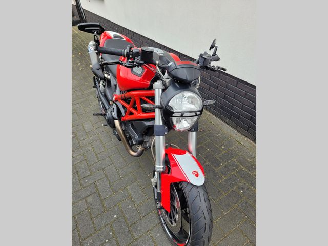 ducati - monster-696