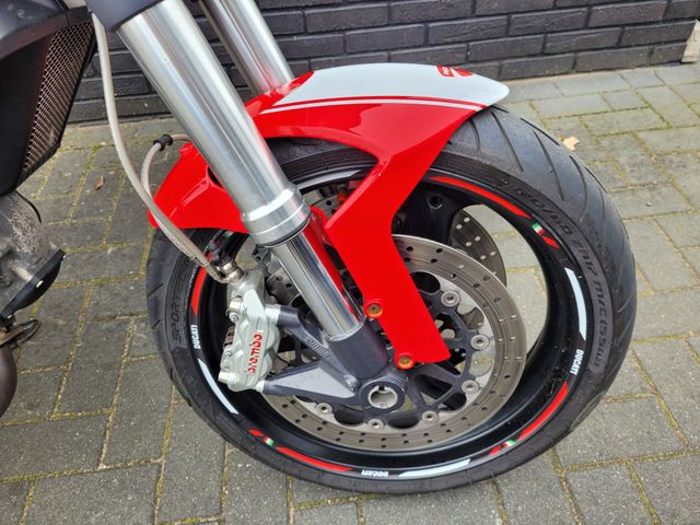 ducati - monster-696