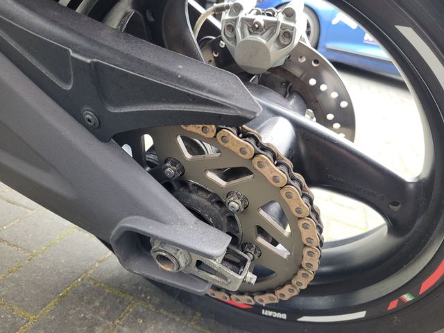 ducati - monster-696