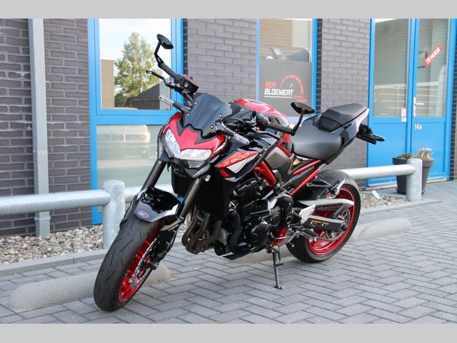 kawasaki - z900