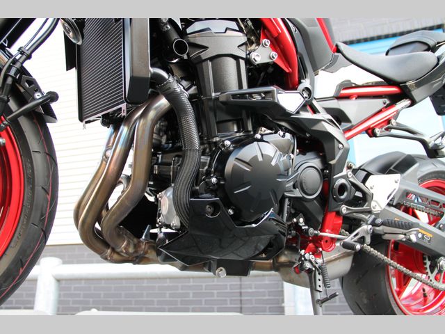 kawasaki - z900
