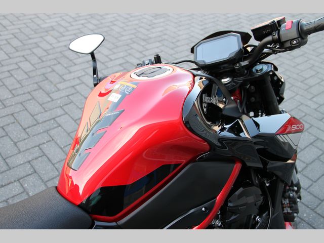 kawasaki - z900