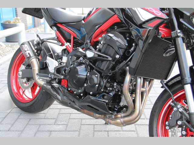kawasaki - z900