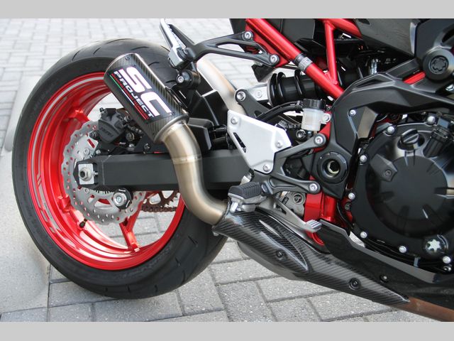 kawasaki - z900