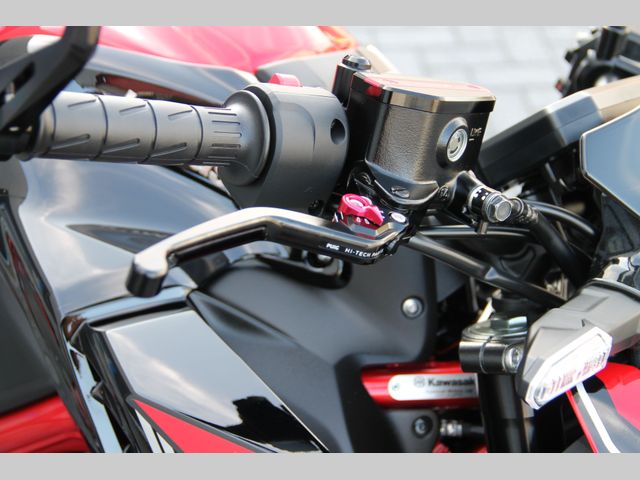 kawasaki - z900