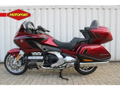 HONDA GL 1800 GOLDWING TOURING DELUXE – foto 2