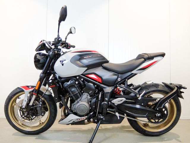 triumph - trident-800