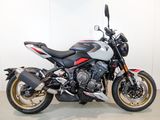 TRIUMPH TRIDENT 800