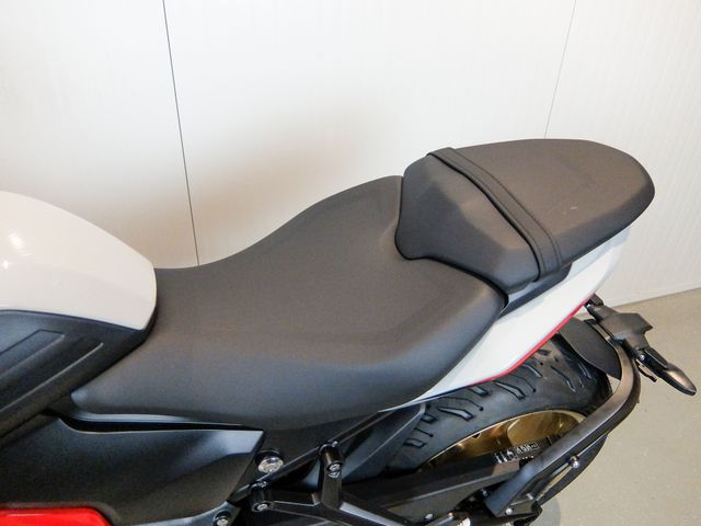 triumph - trident-800