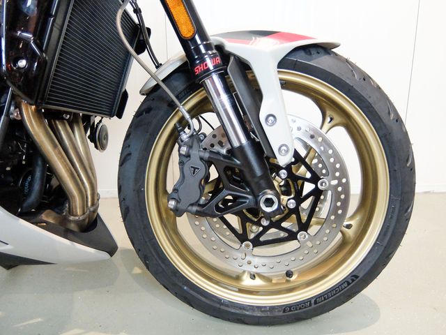 triumph - trident-800