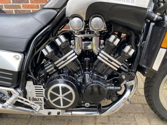 yamaha - vmx-1200-v-max