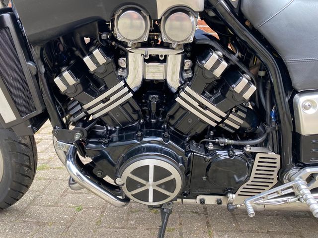 yamaha - vmx-1200-v-max