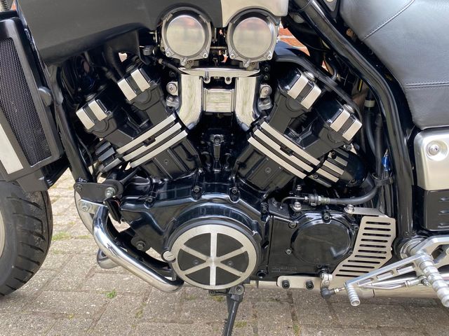 yamaha - vmx-1200-v-max