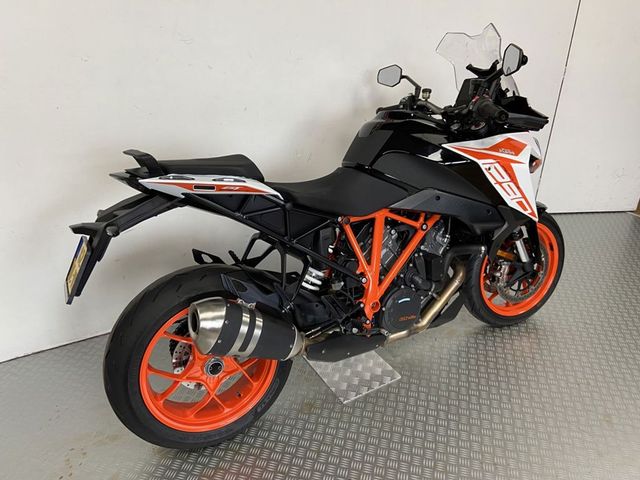 ktm - 1290-super-duke-gt