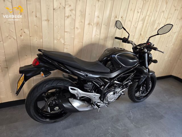 suzuki - sfv-650-gladius-abs