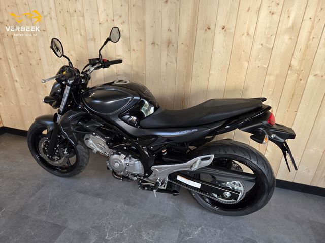 suzuki - sfv-650-gladius-abs