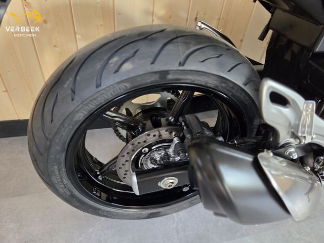 suzuki - sfv-650-gladius-abs