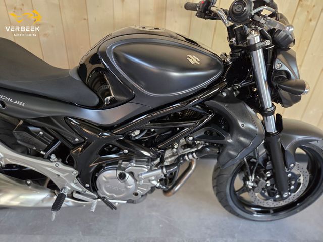 suzuki - sfv-650-gladius-abs