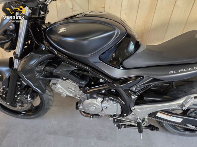 suzuki - sfv-650-gladius-abs