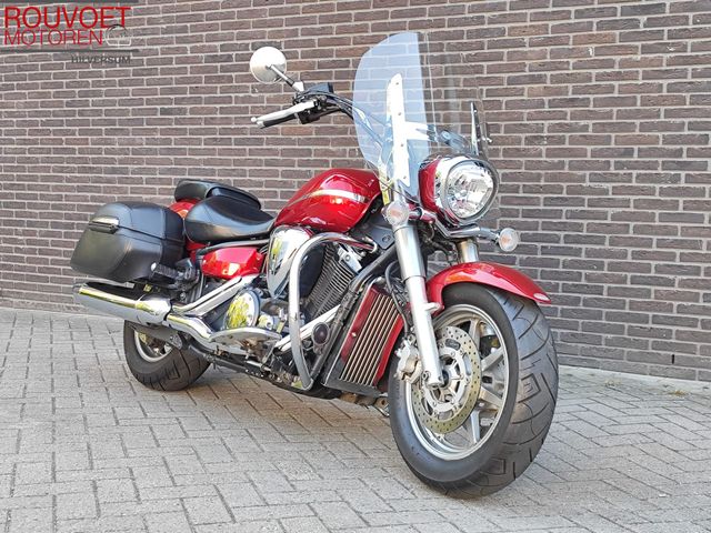 yamaha - xvs-1300-a-midnight-star