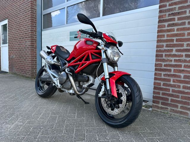 ducati - monster-696