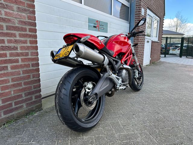 ducati - monster-696