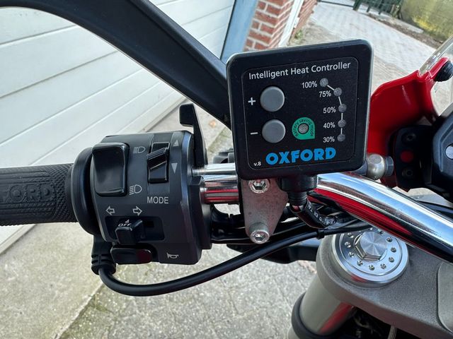 ducati - monster-696