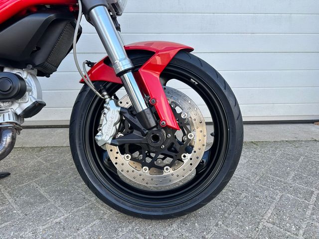 ducati - monster-696