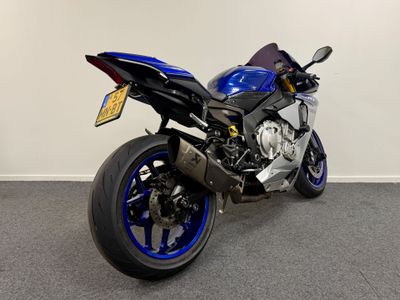 YAMAHA YZF R1 – foto 3