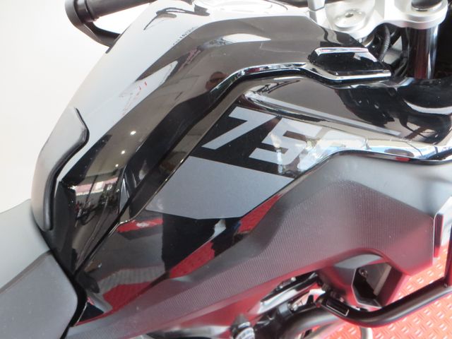 bmw - f-750-gs