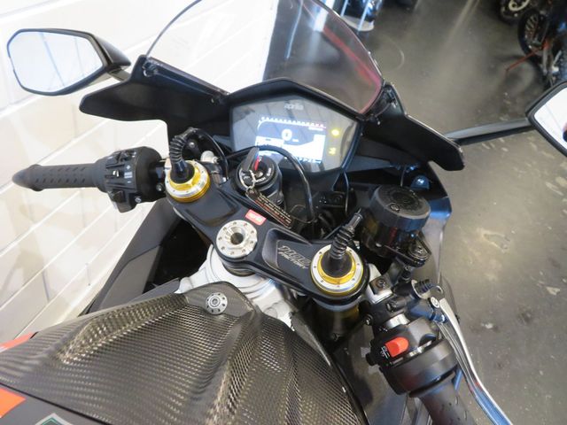 aprilia - rsv-4-factory-aprc