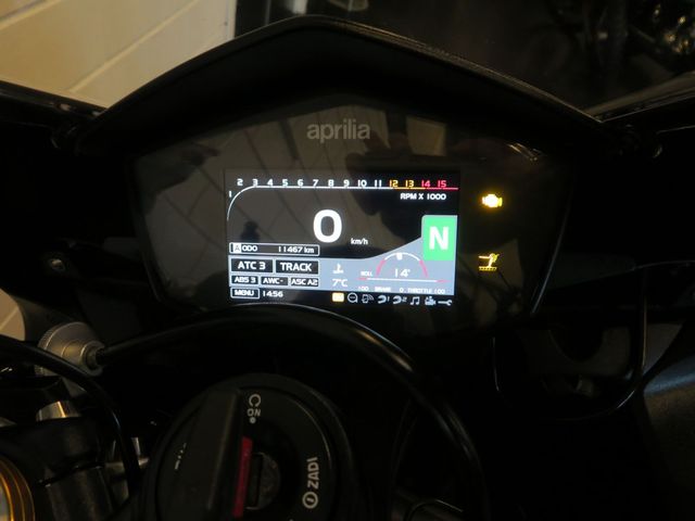 aprilia - rsv-4-factory-aprc