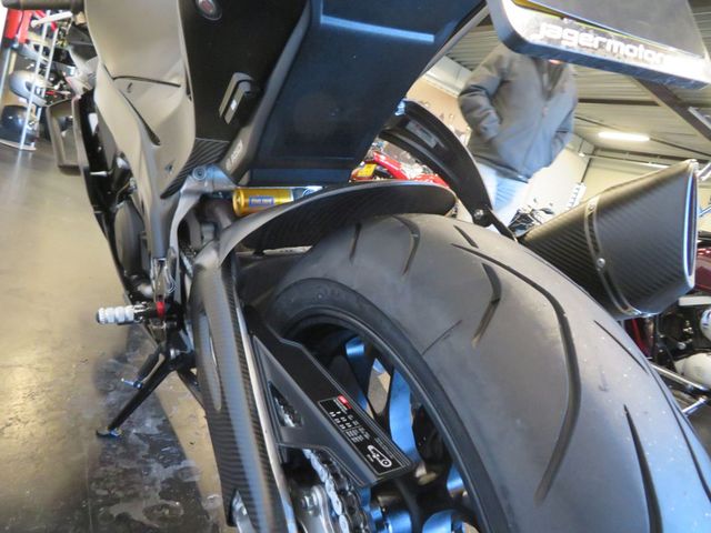 aprilia - rsv-4-factory-aprc