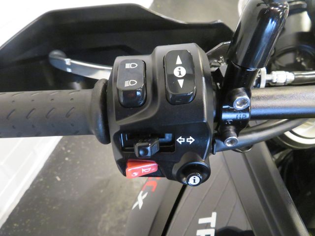 triumph - tiger-800-xcx